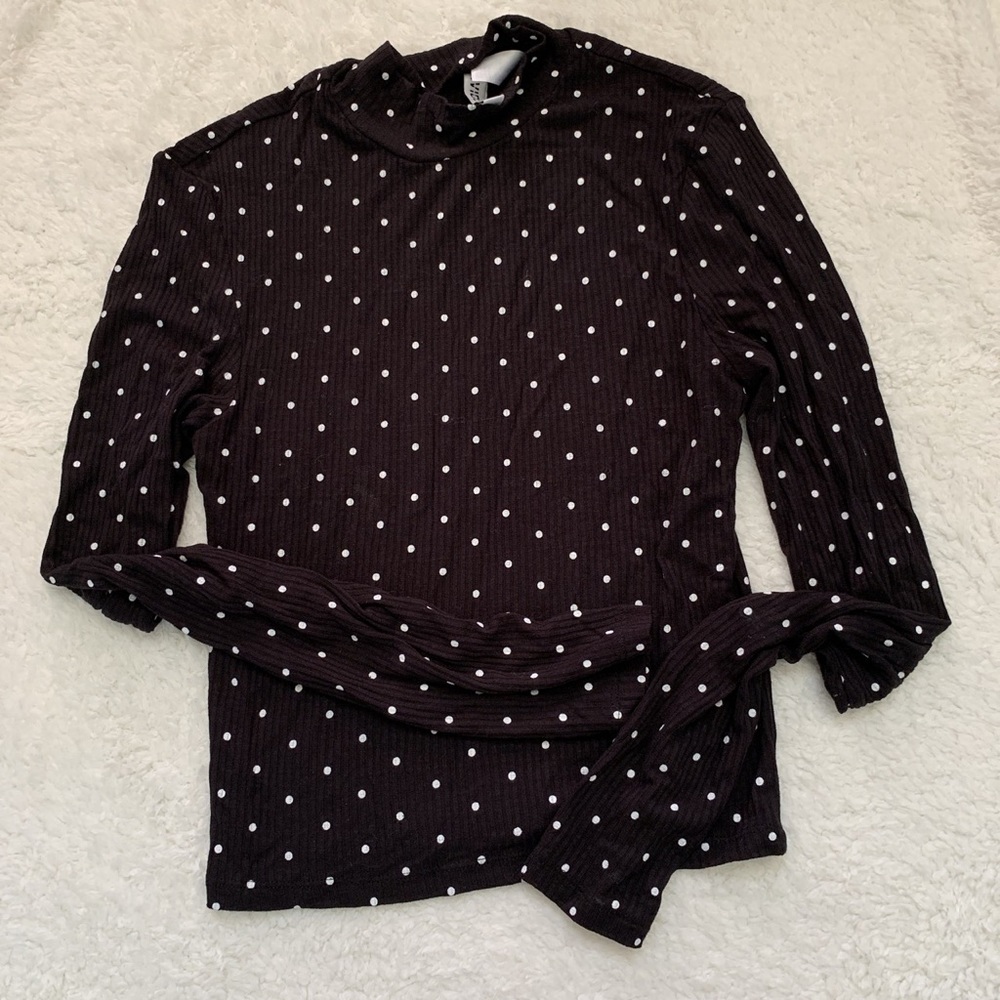 Long sleeve polka dot top